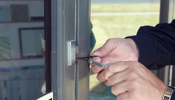 Commercial lockout services providing fast and professional access solutions for business.