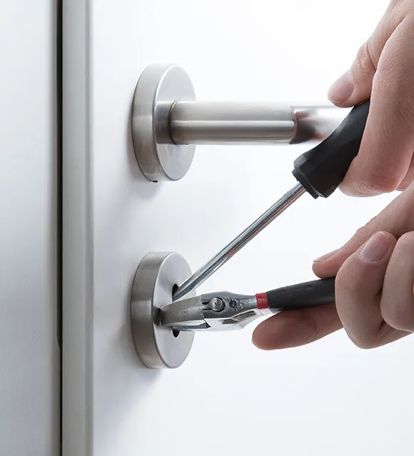 24/7 residential lockout services offering fast, reliable solutions to regain access to home.